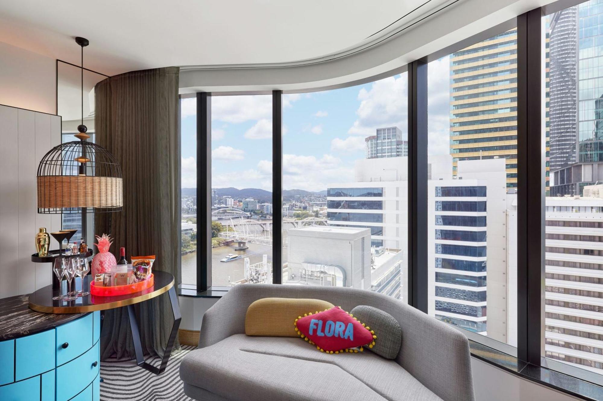 ดับเบิลยู บริสเบน Hotel ภายนอก รูปภาพ A view of the living room in a typical apartment at Flora